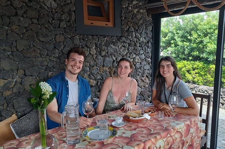 Weine und Moonshines von Terceira