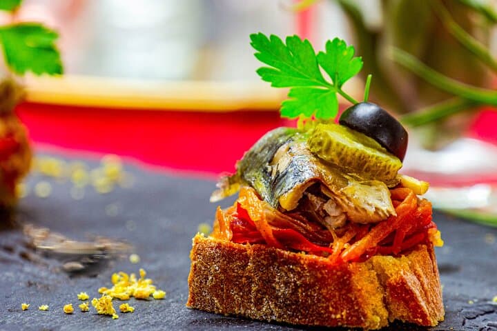 Der Tisch ist gedeckt - Azorean Home Cooking and Wines