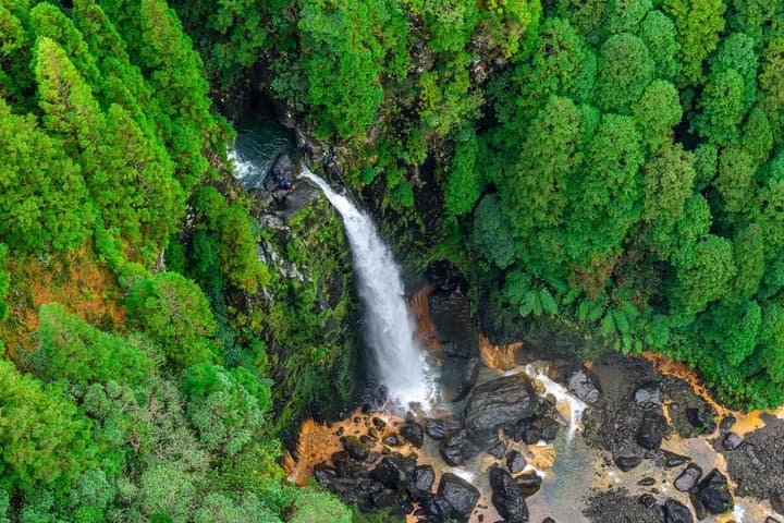 São Miguel : Level 3 Wild Canyoning in Lombadas, Azoren