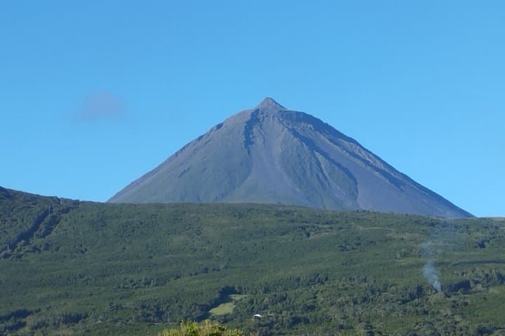 Pico Grand Tour : Vulkane, UNESCO-Weinberge & lokale Kultur